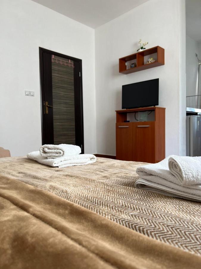 Apartments Fat E Jet - Pool & Breakfast Ούλτσιν Εξωτερικό φωτογραφία