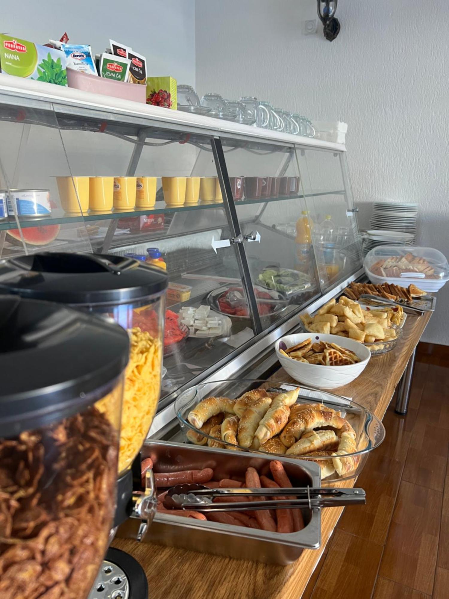 Apartments Fat E Jet - Pool & Breakfast Ούλτσιν Εξωτερικό φωτογραφία